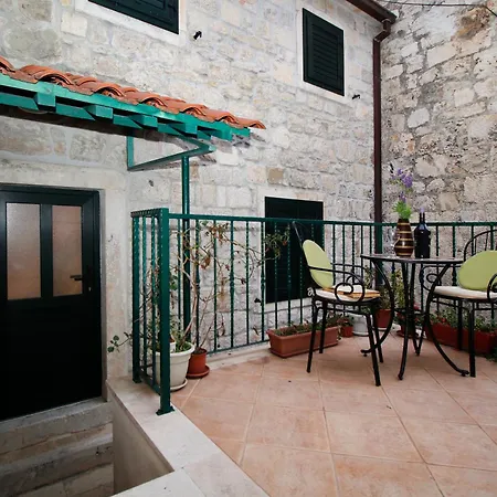 Apartment Caralipeo *