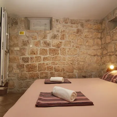 Caralipeo Makarska